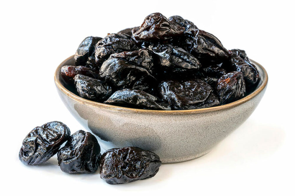 Foods to eat and avoid to relieve constipation