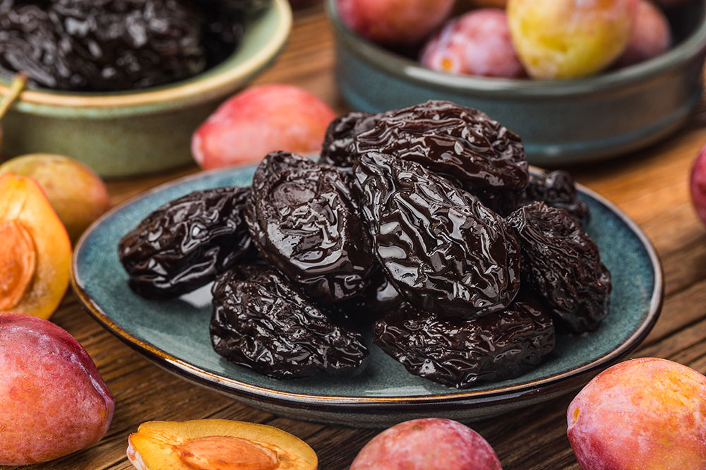 Foods to Eat and Avoid to Manage Constipation