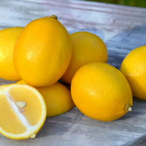 12 Healthy Foods to Manage Menstrual Cramps